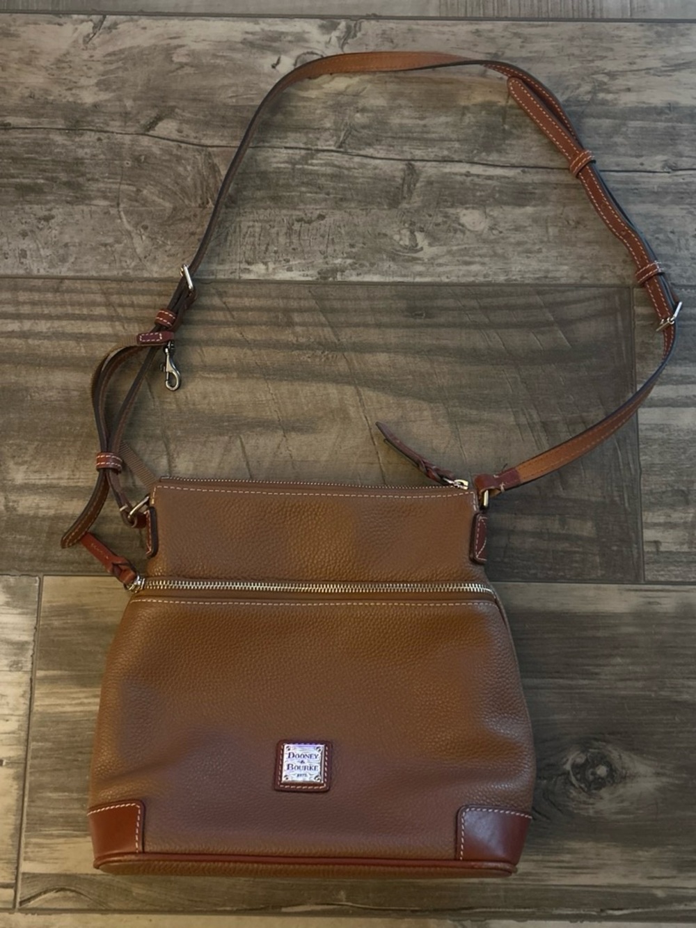Women’s Dooney & Bourke Pebble Grain Crossbody in caramel leather purse